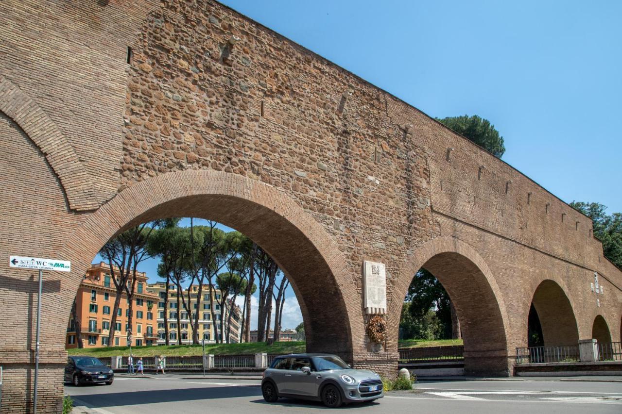 Porta Castello * Rom